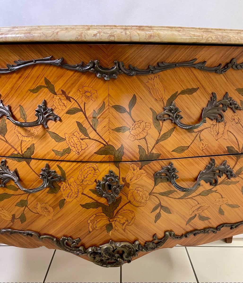 Commode Sauteuse Galbée Marquetée avec Cariatides-photo-2