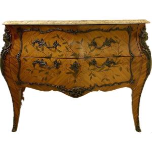 Commode Sauteuse Galbée Marquetée avec Cariatides