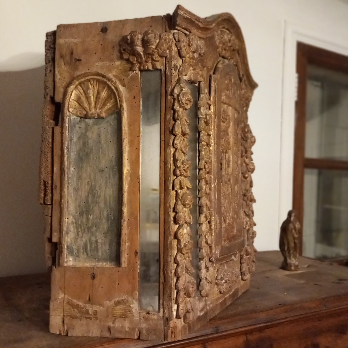 Tabernacle en bois sculpté et doré, Auvergne époque 17ème.-photo-4