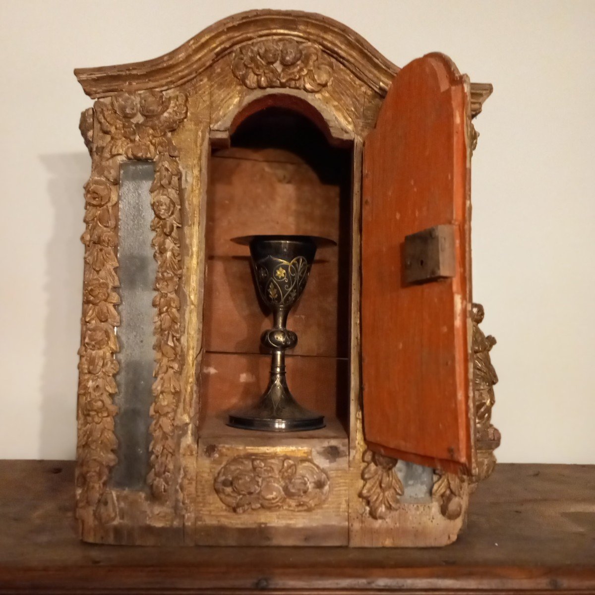 Tabernacle en bois sculpté et doré, Auvergne époque 17ème.-photo-6