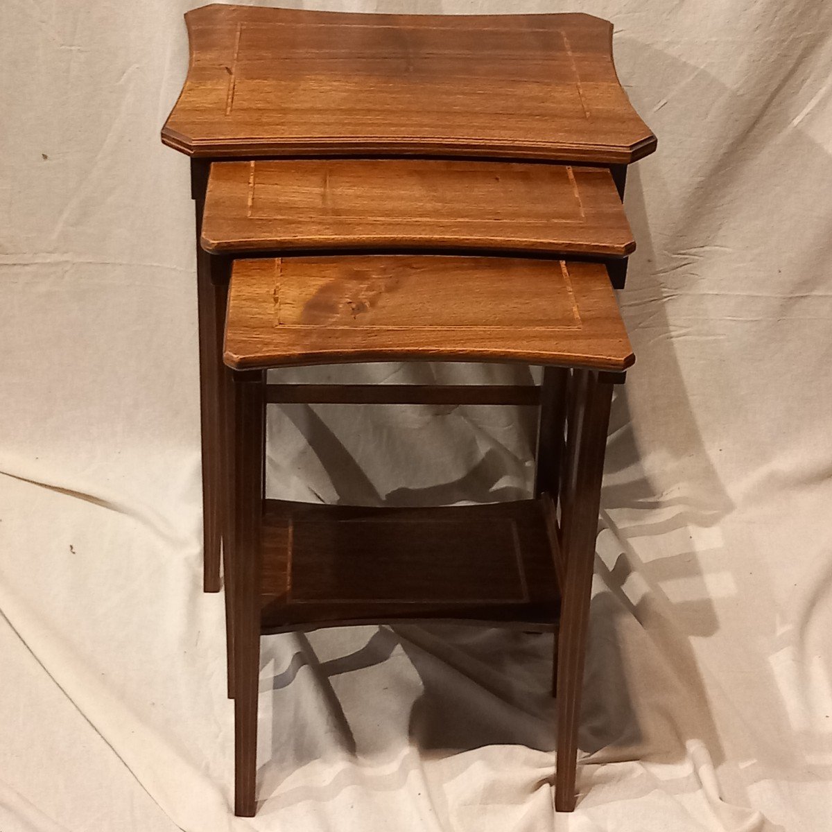 Series Of Three Nesting Tables In Walnut, Late 19th Century.-photo-3