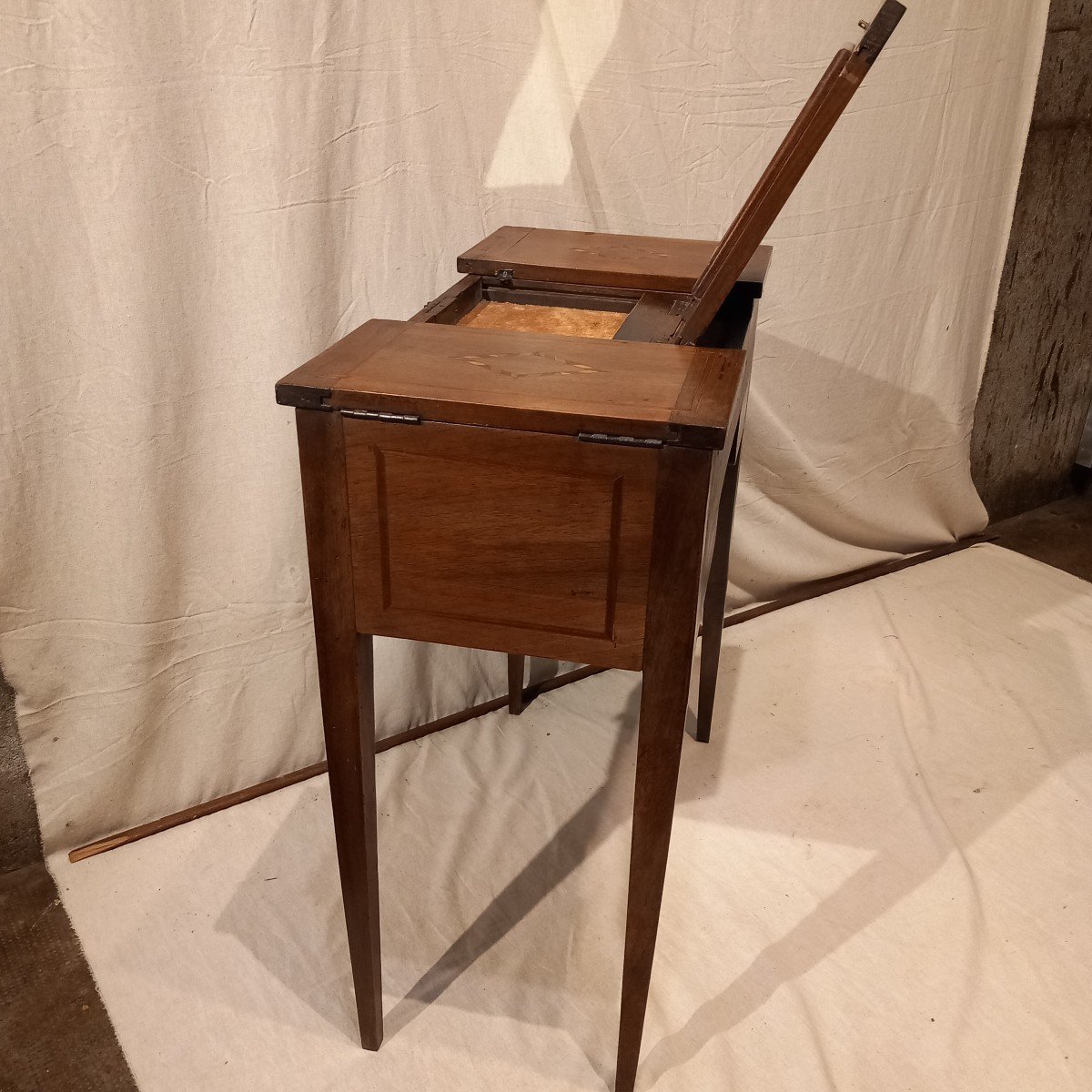 Small Louis XVI Dressing Table, 18th Century. -photo-2