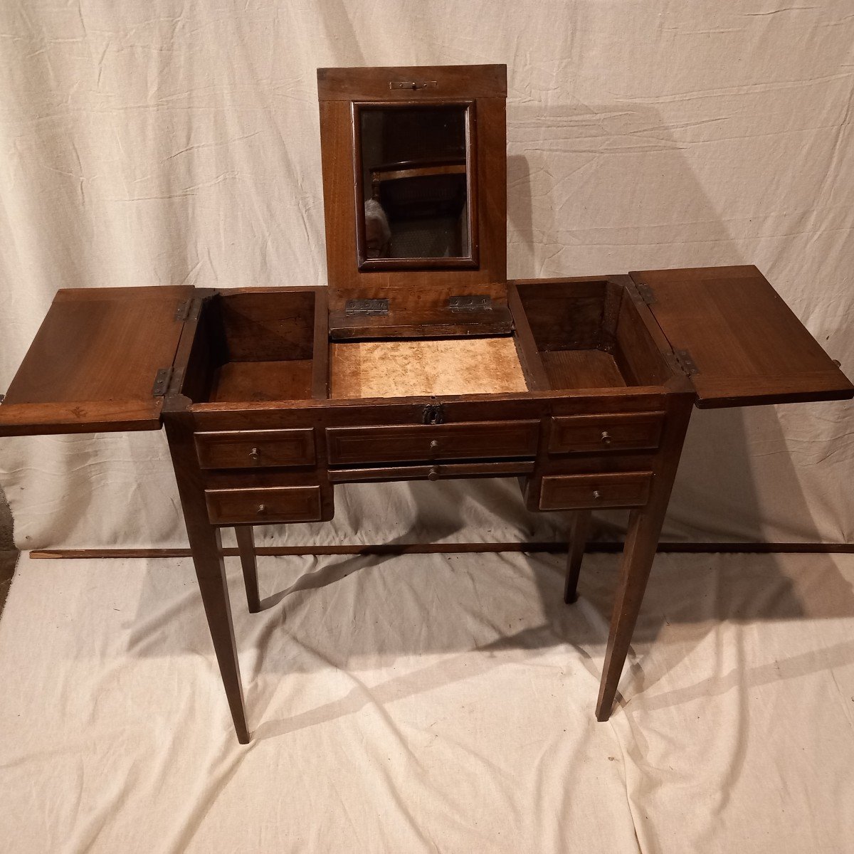 Small Louis XVI Dressing Table, 18th Century. -photo-1