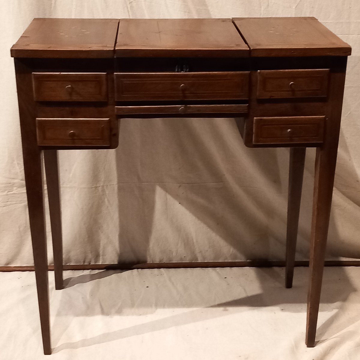 Small Louis XVI Dressing Table, 18th Century. 