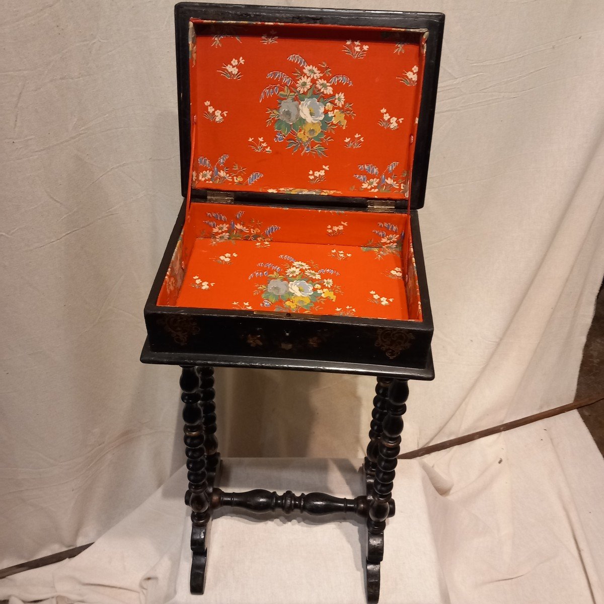 Charming Child's Sewing Box, Napoleon III Period-photo-2