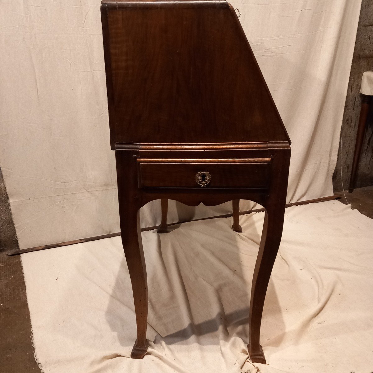 18th Century Sloping Desk, In Walnut.-photo-2