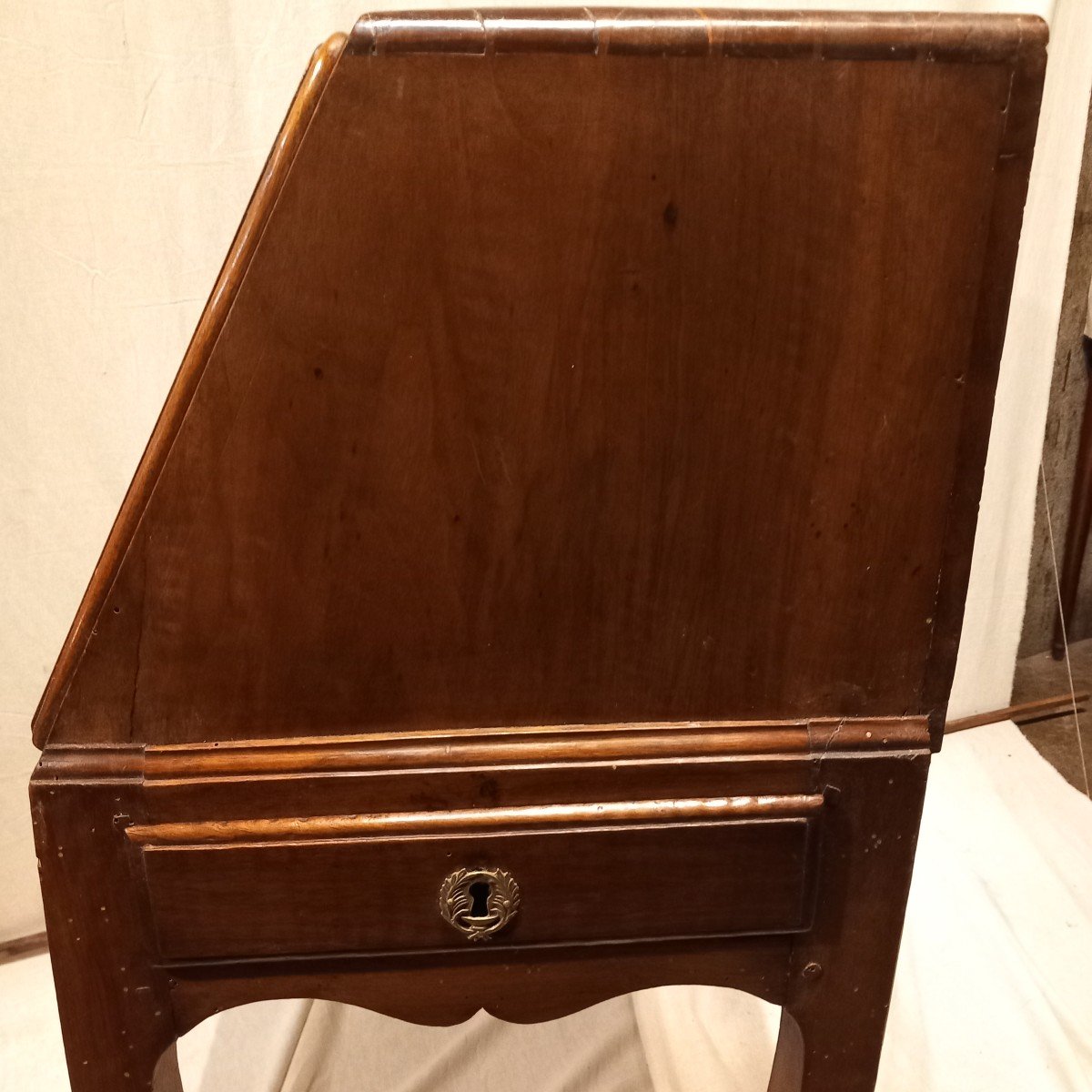 18th Century Sloping Desk, In Walnut.-photo-2