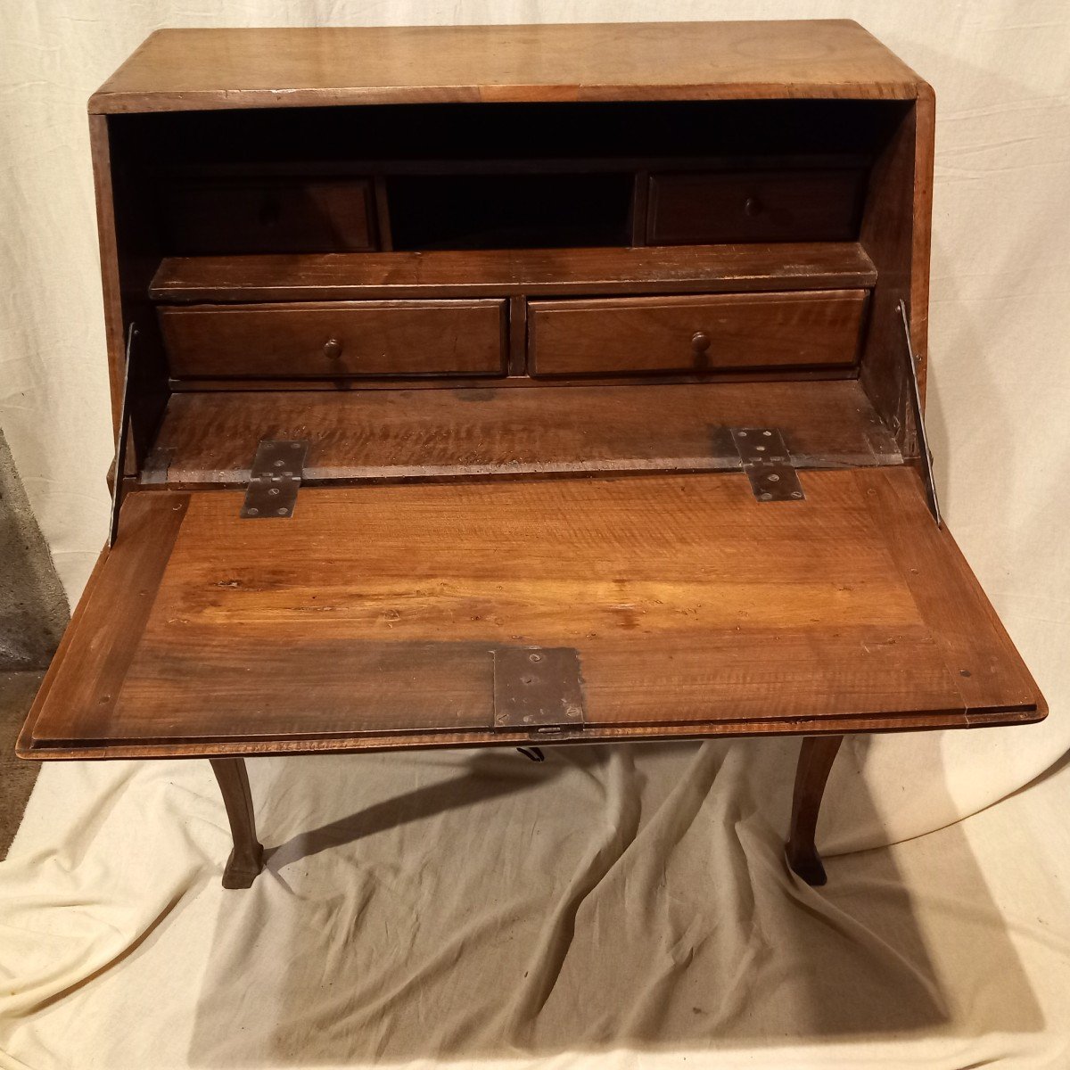 18th Century Sloping Desk, In Walnut.-photo-6