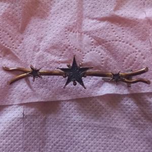 “stars Of Saint Vincent” Brooch, 750 Thousandths Gold Setting. Early 20th Century.