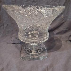 Vase-cratère en cristal taillé, Bohême début 20ème.