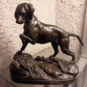 Sujet bronze "chien à l'arrêt levant un lièvre" signé 'LECOURTIER'