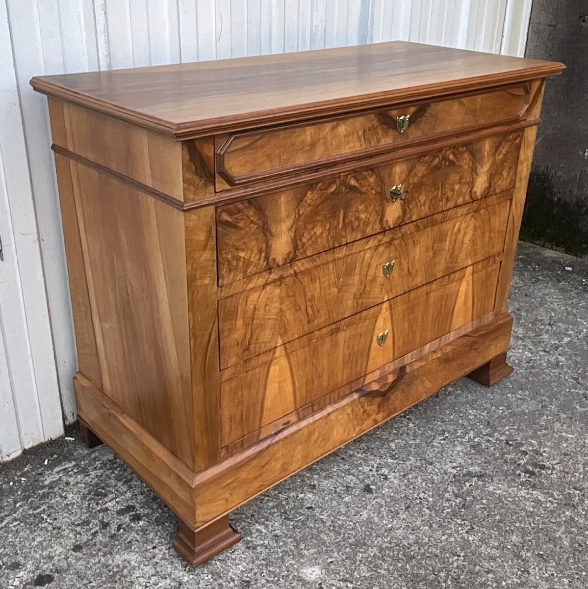 Louis Philippe Chest Of Drawers, Late 19th Century, Burl Walnut