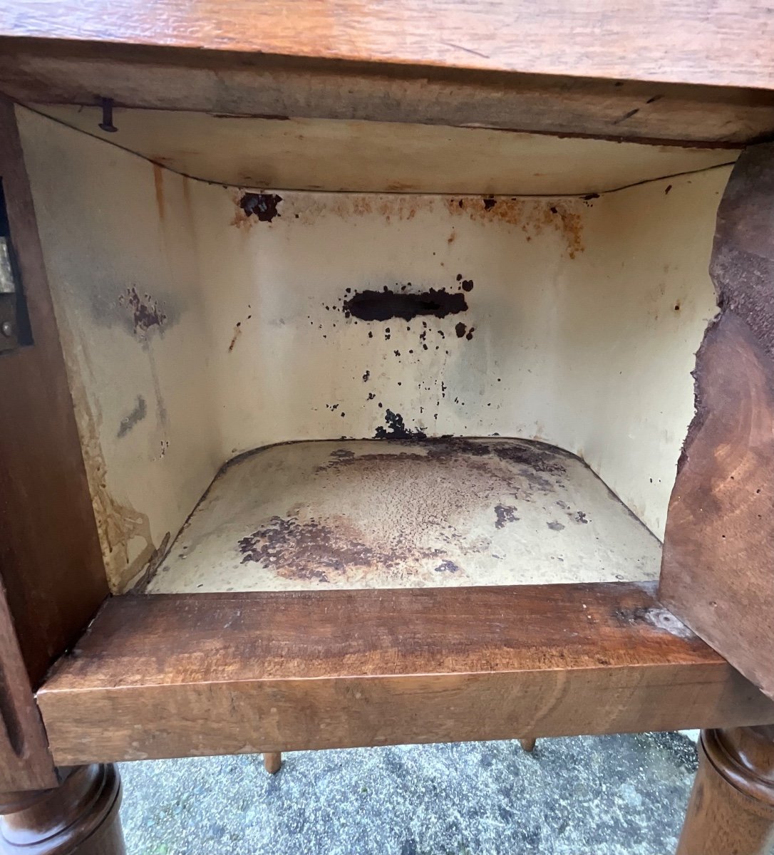 Louis XVI Style Walnut Bedside Table – Early 20th Century-photo-3