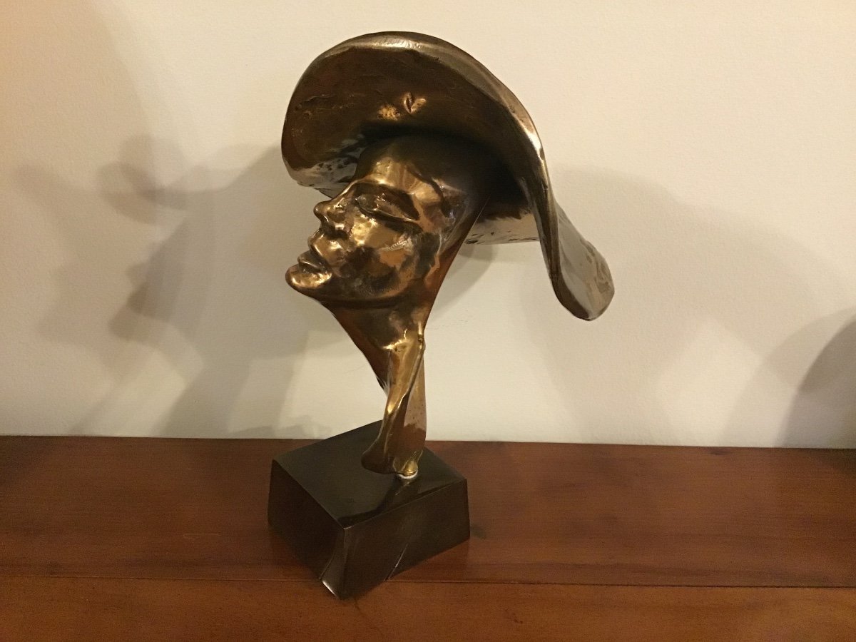 Bronze De Lohe .elegant With Hat-photo-1