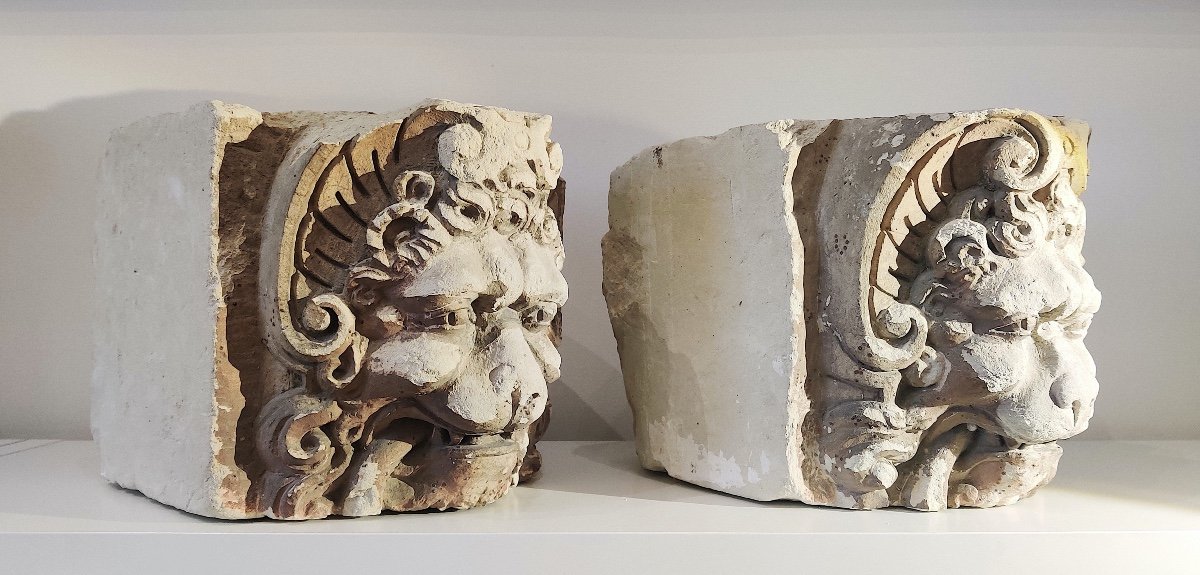 Pair Of Large Renaissance Elements In Sculpted Stone "lion Heads" Late 16th / Early 17th.-photo-4