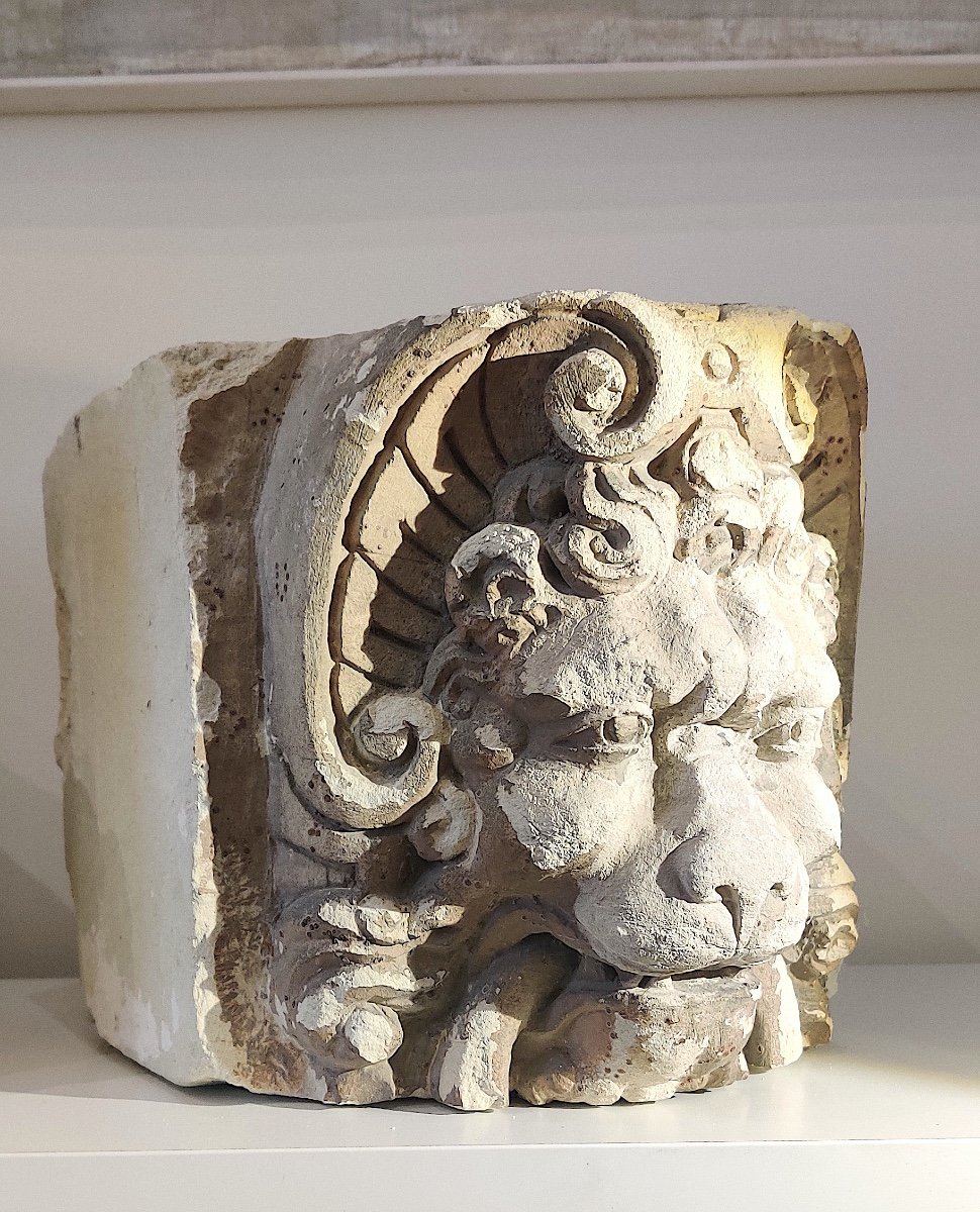 Pair Of Large Renaissance Elements In Sculpted Stone "lion Heads" Late 16th / Early 17th.-photo-5