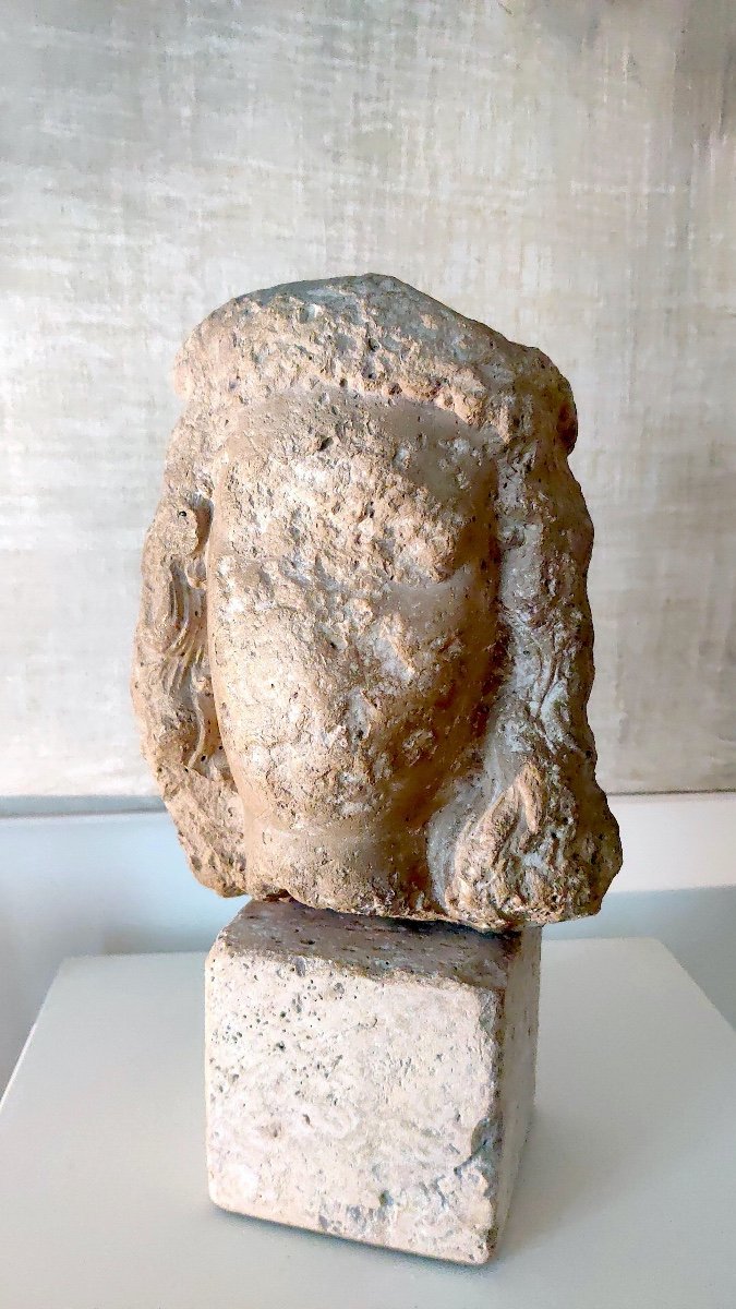 Fragment en pierre sculptée Haute Epoque " Tête de Vierge" , XIVème .