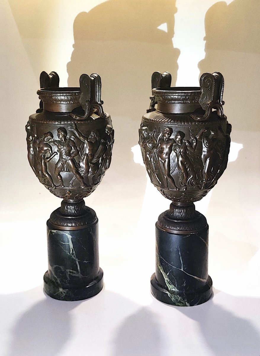 Pretty Pair Of Vases After The Antique Called "townley Vase" In Patinated Bronze From The 19th Century-photo-3