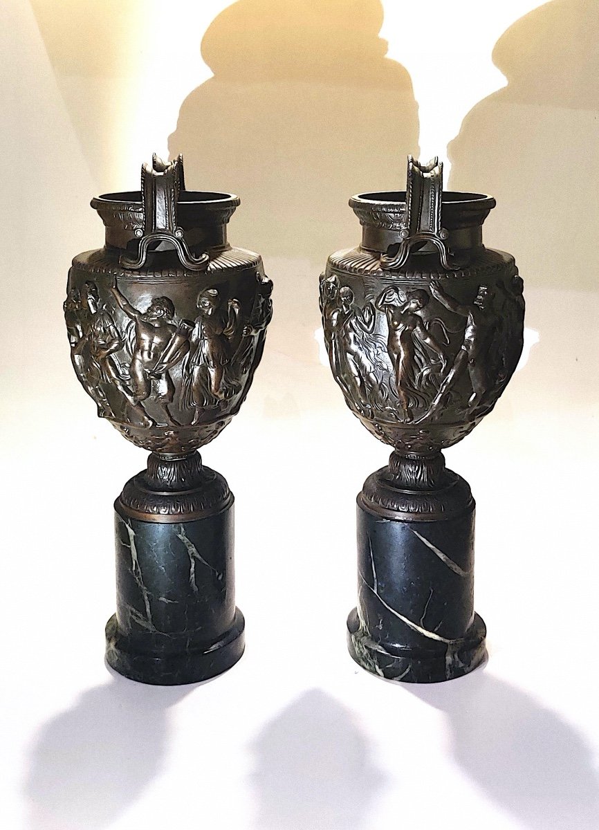 Pretty Pair Of Vases After The Antique Called "townley Vase" In Patinated Bronze From The 19th Century-photo-4