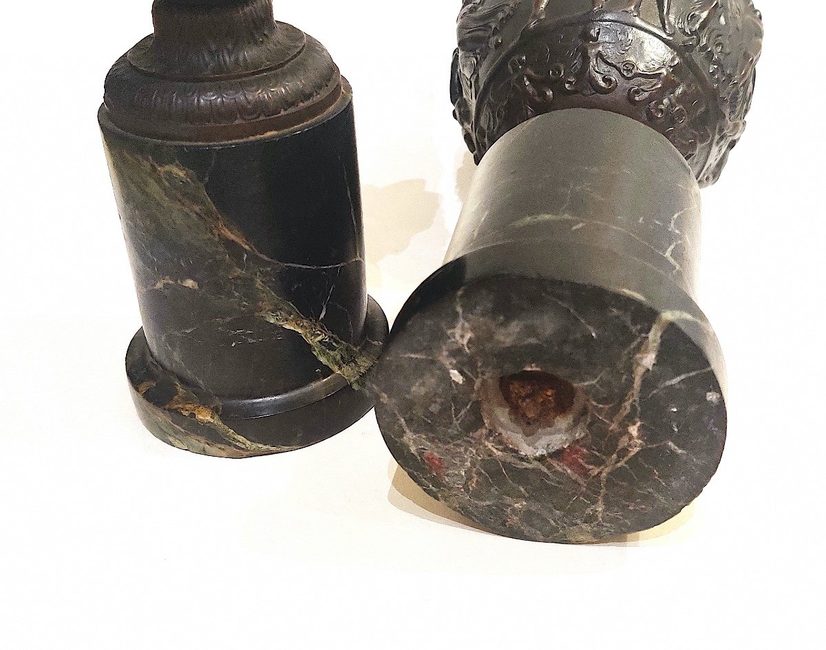 Pretty Pair Of Vases After The Antique Called "townley Vase" In Patinated Bronze From The 19th Century-photo-5