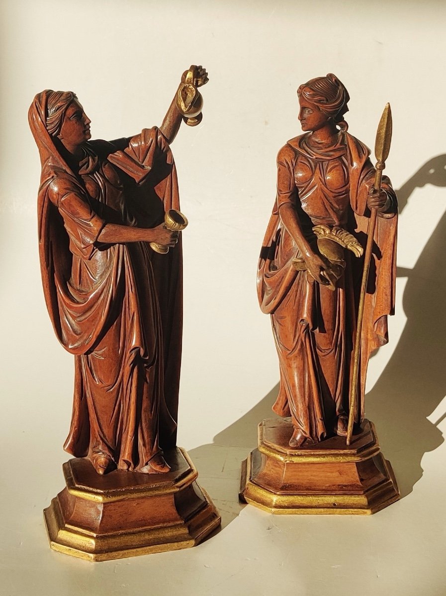 Paire de statuettes néoclassiques en bois sculpté des déesses "Hébé" et " Athéna" , fin 18ème-photo-6