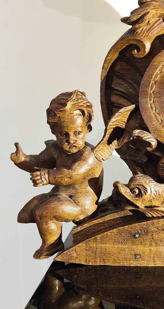 Elément Régence en bois sculpté aux" Putti et dauphins" , époque XVIIIème .-photo-4