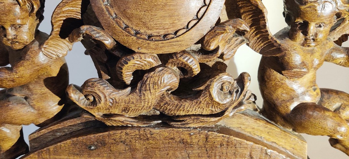 Elément Régence en bois sculpté aux" Putti et dauphins" , époque XVIIIème .-photo-2