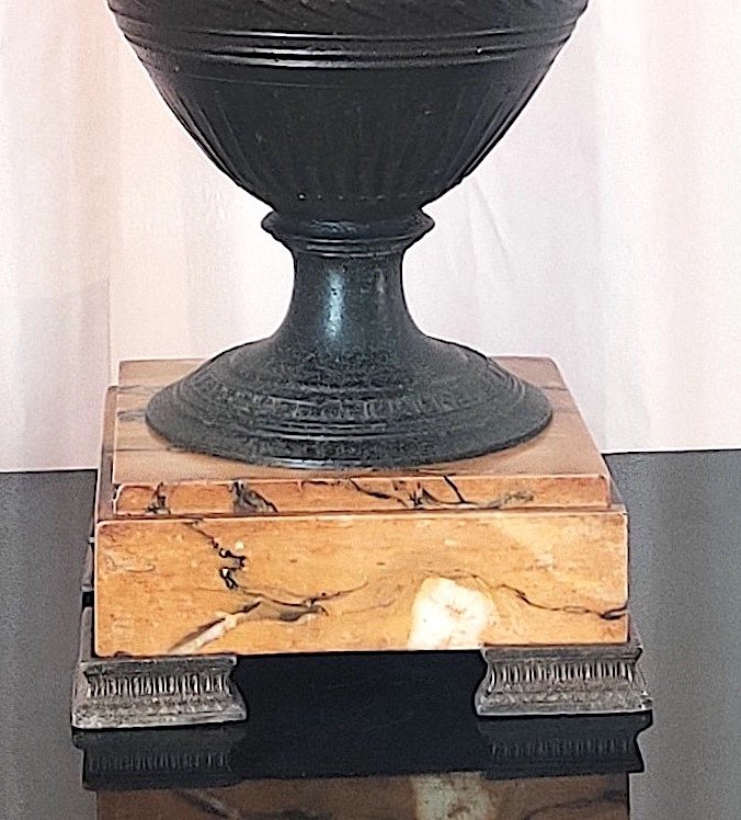 Large Vase After The Antique In Patinated Spelter On Marble Base, 19th Century-photo-1