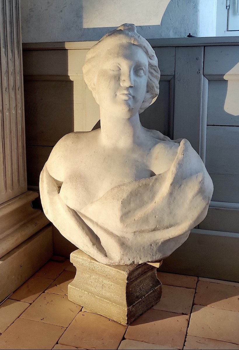 Large Bust Of A Woman In Antique Style In White Marble, Italy, Late 17th/early 18th Century.-photo-3