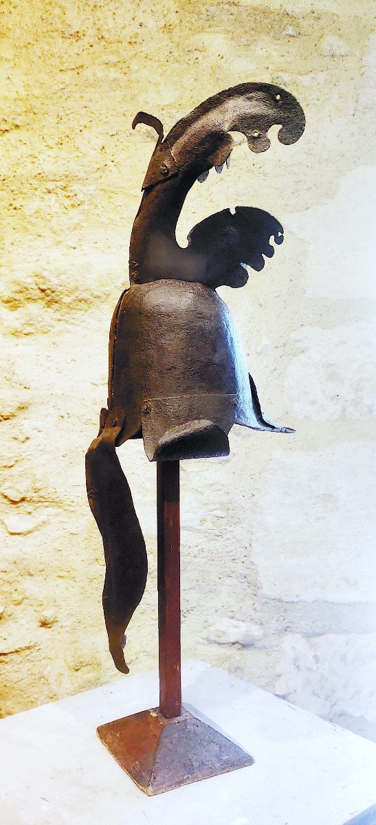 Grande sculpture en fer forgé " Casque à l'Antique" , d'époque XVIIème siècle .-photo-2