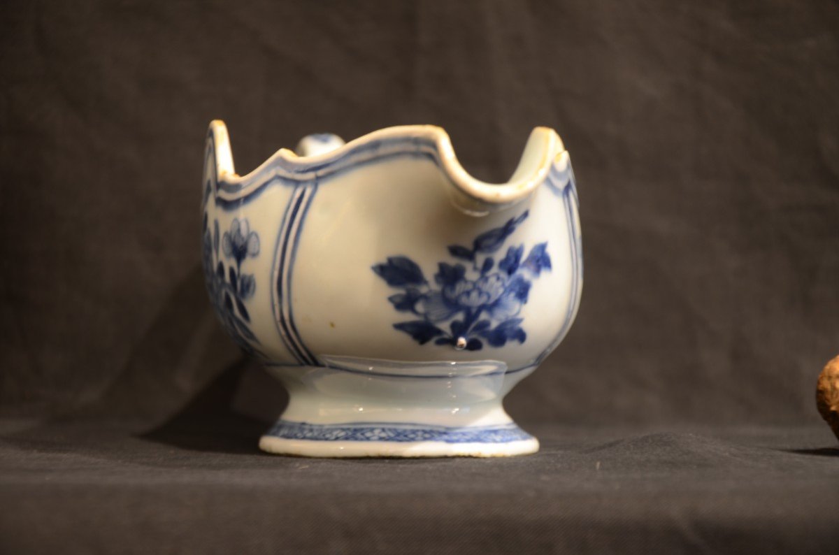 Chinese Porcelain Gravy Boat. Eighteenth Century.-photo-4