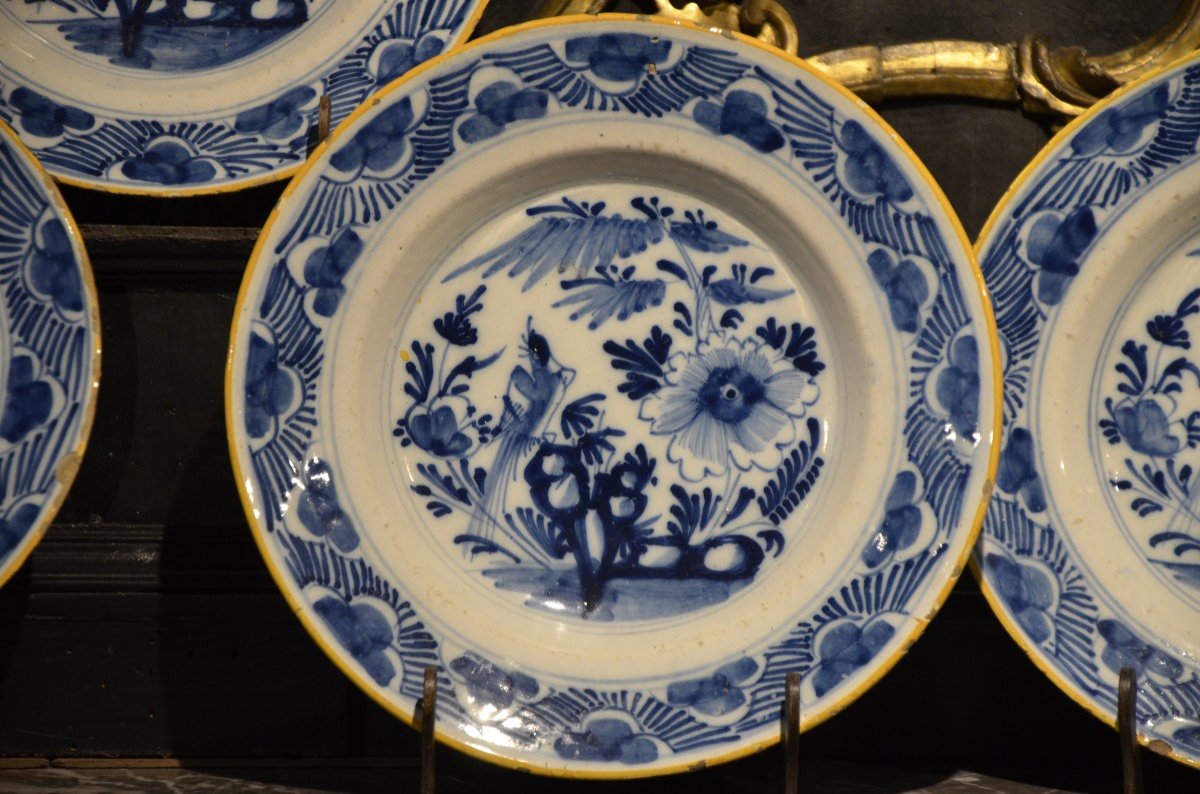 Five Delft Plates. Eighteenth Century.-photo-2