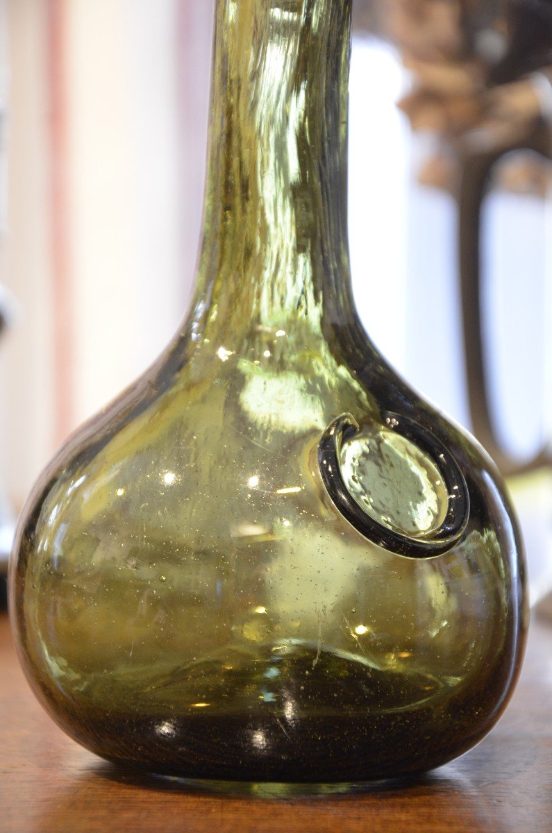 Bottle. Eighteenth Century.-photo-3