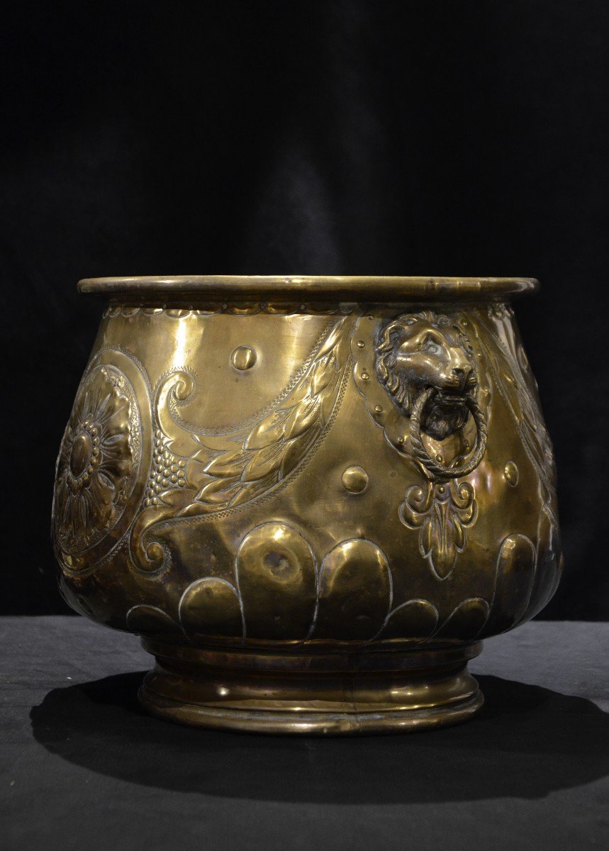 Brass Pot Cover. Eighteenth Century.-photo-3