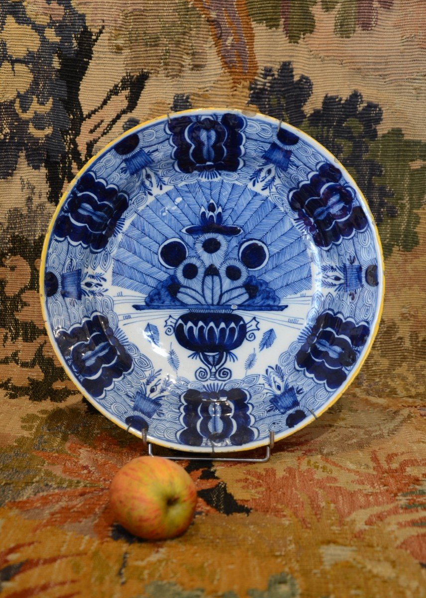 Delft Earthenware Dish. First Half Of The Eighteenth Century.