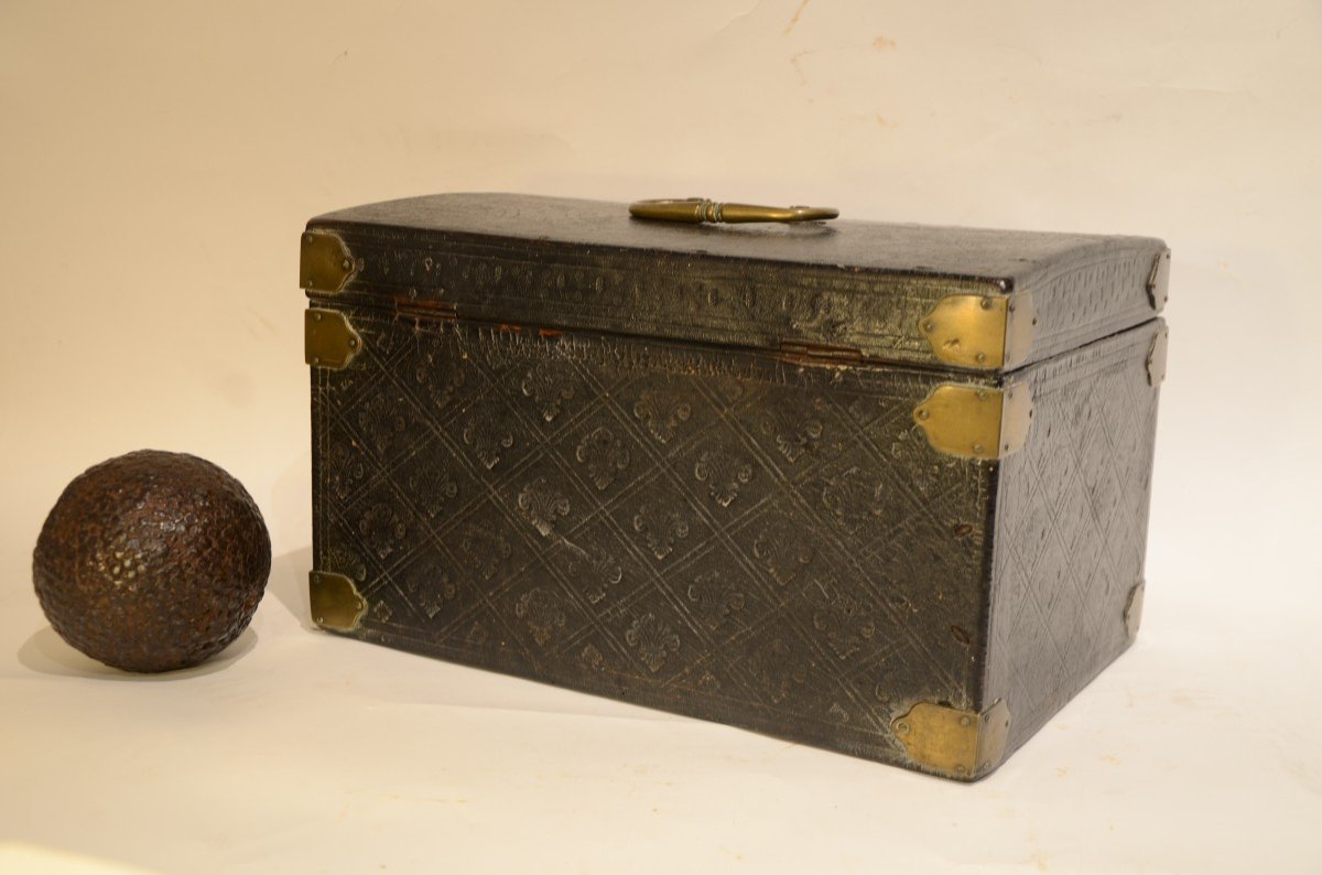 Louis XIII Period Box.-photo-3