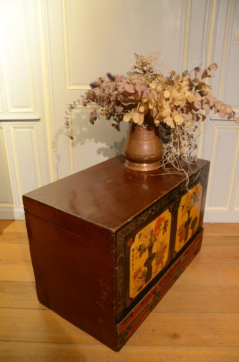 Lacquered Wooden Chest. China. Nineteenth Century.-photo-4