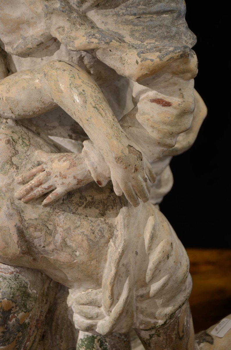 Pieta en bois sculpté. Dix-septième siècle.-photo-7