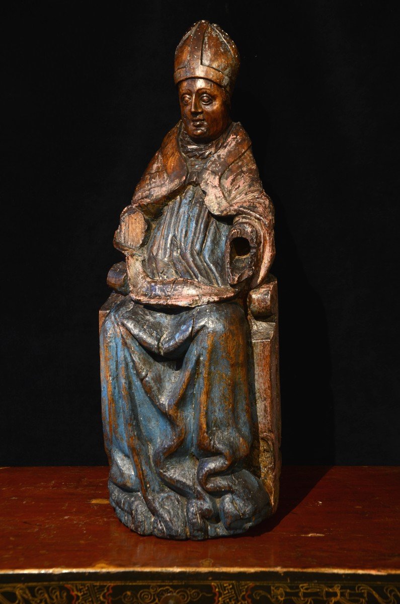 Carved Wooden Bishop. Sixteenth Century.