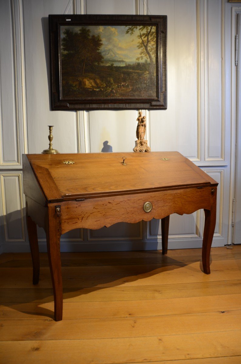 Bureau de pente Louis XV en bois massif. Fin du dix-huitième, début du dix-neuvième siècle.-photo-1