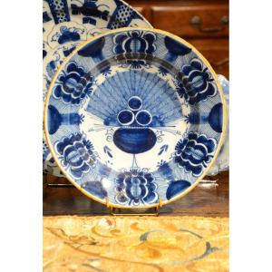 Earthenware Dish. Delft. Eighteenth Century.