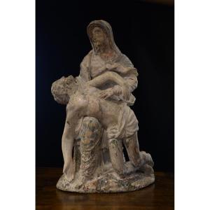 Pieta en bois sculpté. Dix-septième siècle.