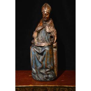 Carved Wooden Bishop. Sixteenth Century.