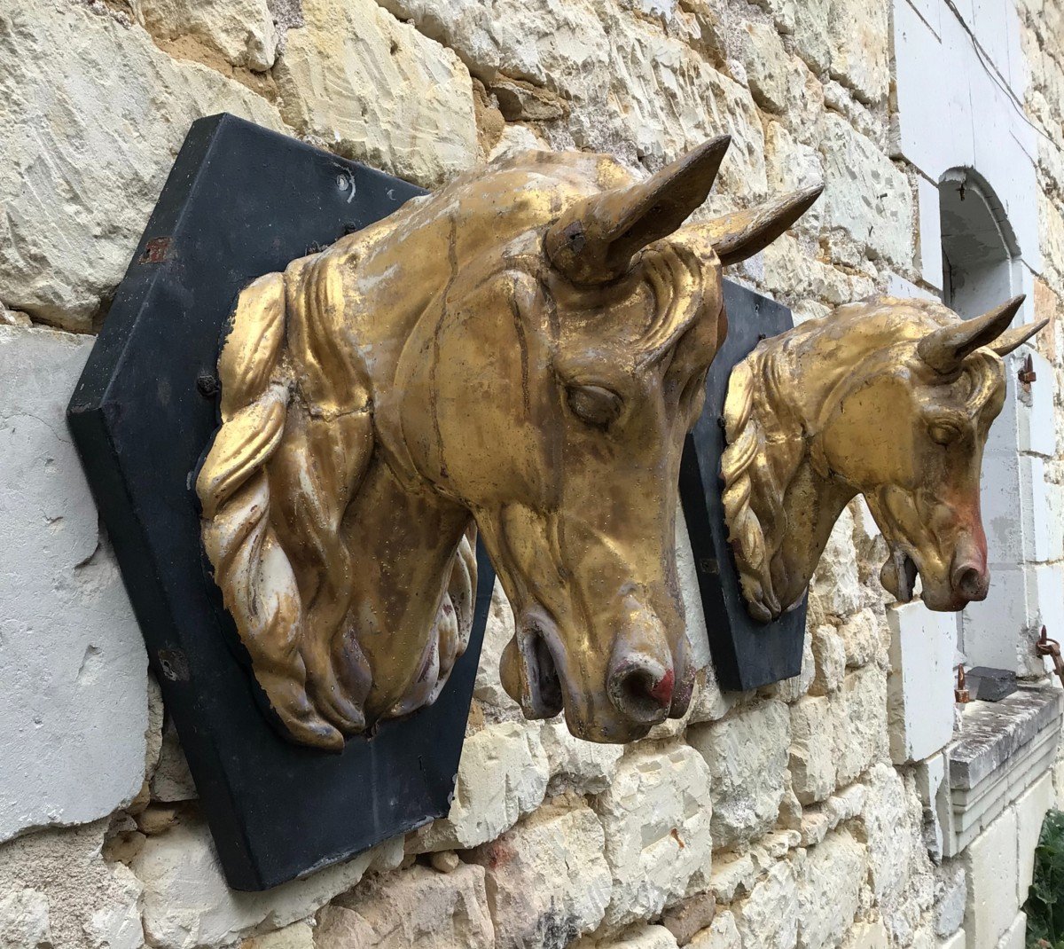 Pair Of Horse Heads In Golden Zinc-butchery Sign.-photo-3