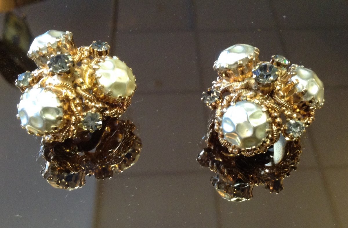 Pair Of Vintage Earrings.-photo-2