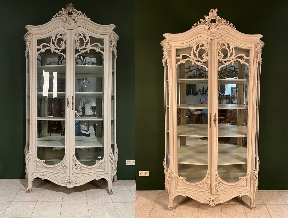 Exceptional Pair Of Louis XV Style Painted Wooden Chateau Showcases-photo-2