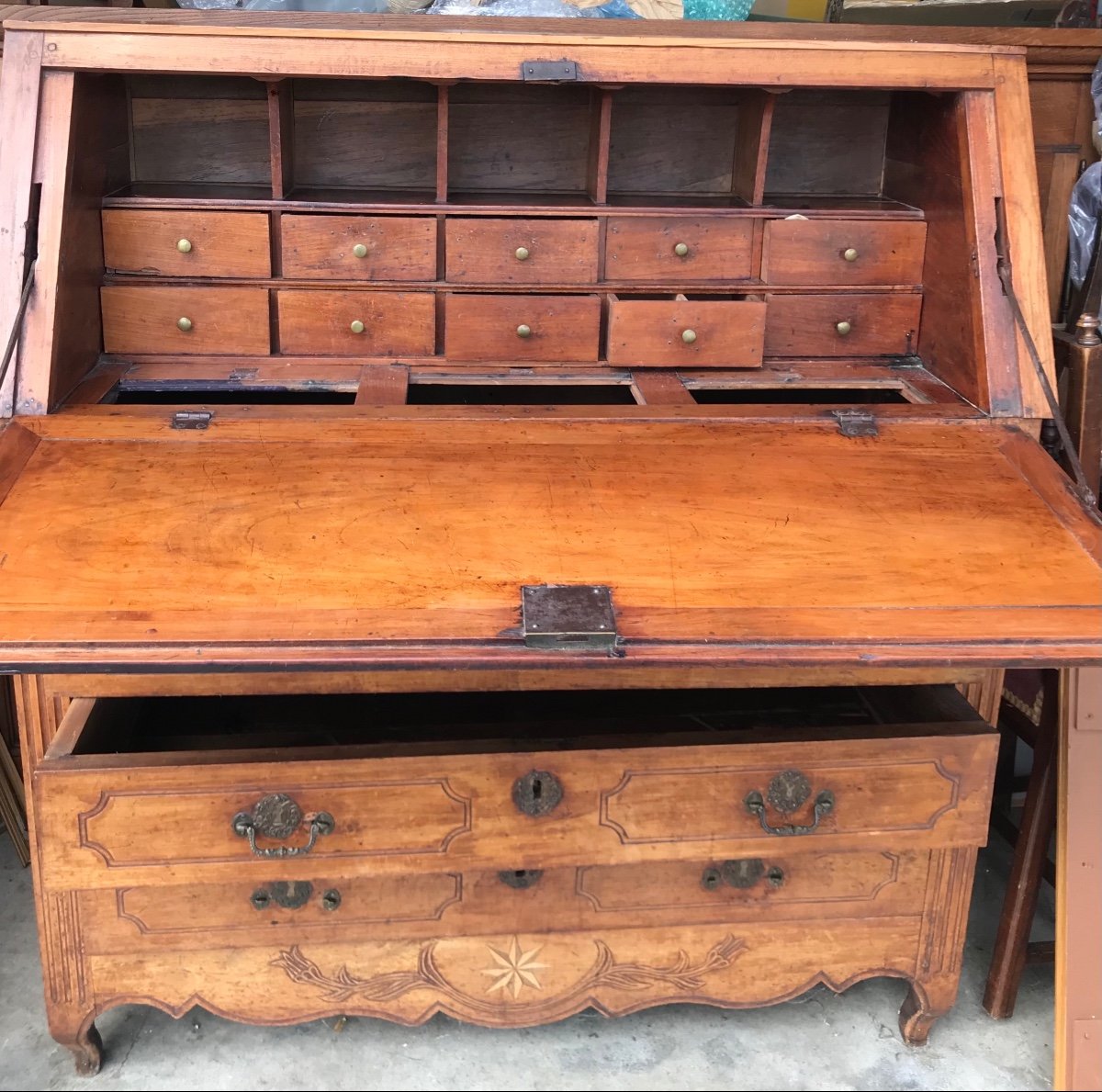 Scribane Louis XV Nombreux Tiroirs  Pour Cette Commode Secrétaire Ciboure Pays Basque XVIIIeme 