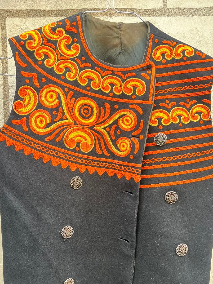 Bigouden Vest Called ''jiletenn''-photo-1