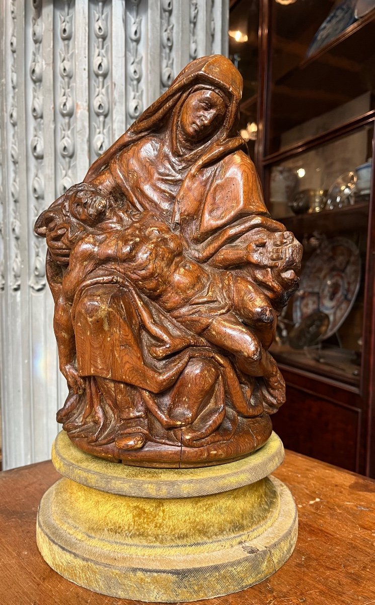 Late 17th Century Softwood Pieta.-photo-2