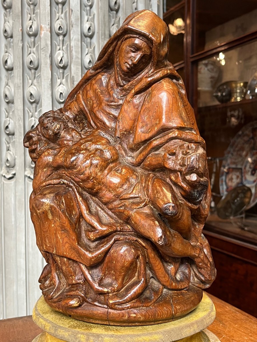 Late 17th Century Softwood Pieta.-photo-3